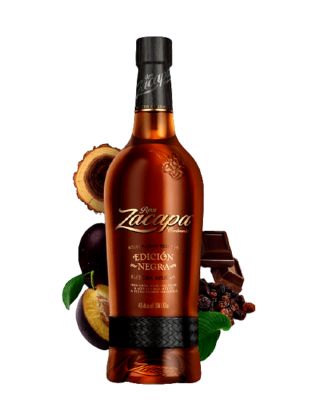 ZACAPA EDIZIONE NEGRA Una miscela di rum invecchiati 6-24 anni, invecchiati in botti di rovere. Bottiglia da cl 70